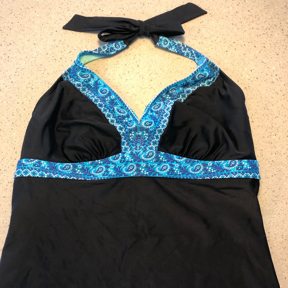 Athleta swimsuit size 38D/DD and XL bottoms